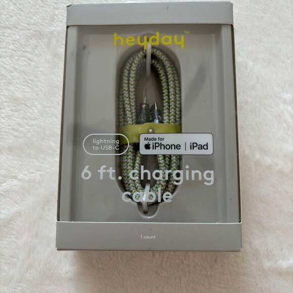 Brand New Heyday Green & Floral Lightning to USB-C 6ft. Charging Cable - Picture 2 of 3